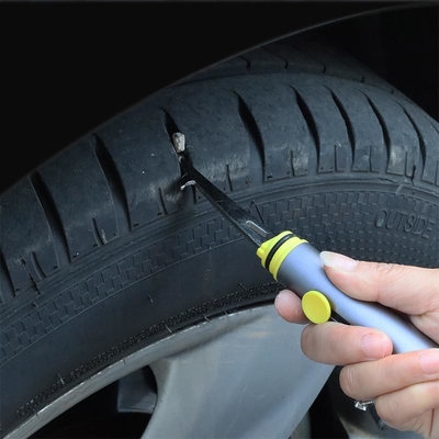 Spazzola per la pulizia auto 3 IN 1 Pneumatici per la pulizia delle pietre, uscite d'aria e polveri Spazzola multifunzione per auto